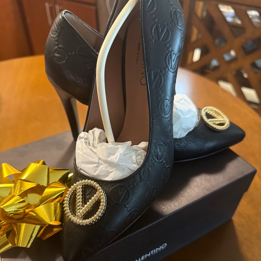 NEW Valentino Clara Pump